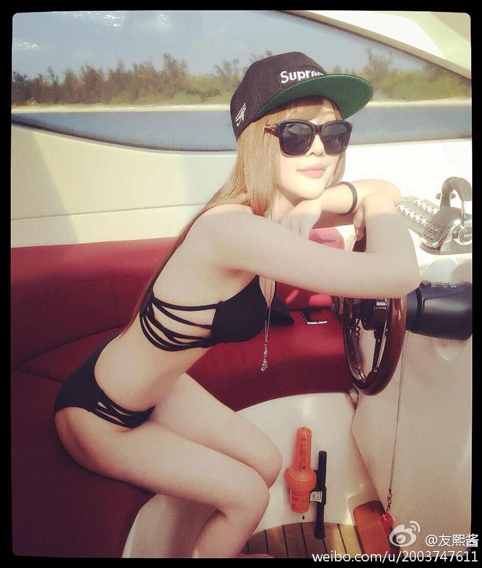 G罩美胸 火爆的辣子 友熙酱 微博自拍破解私密图片 3